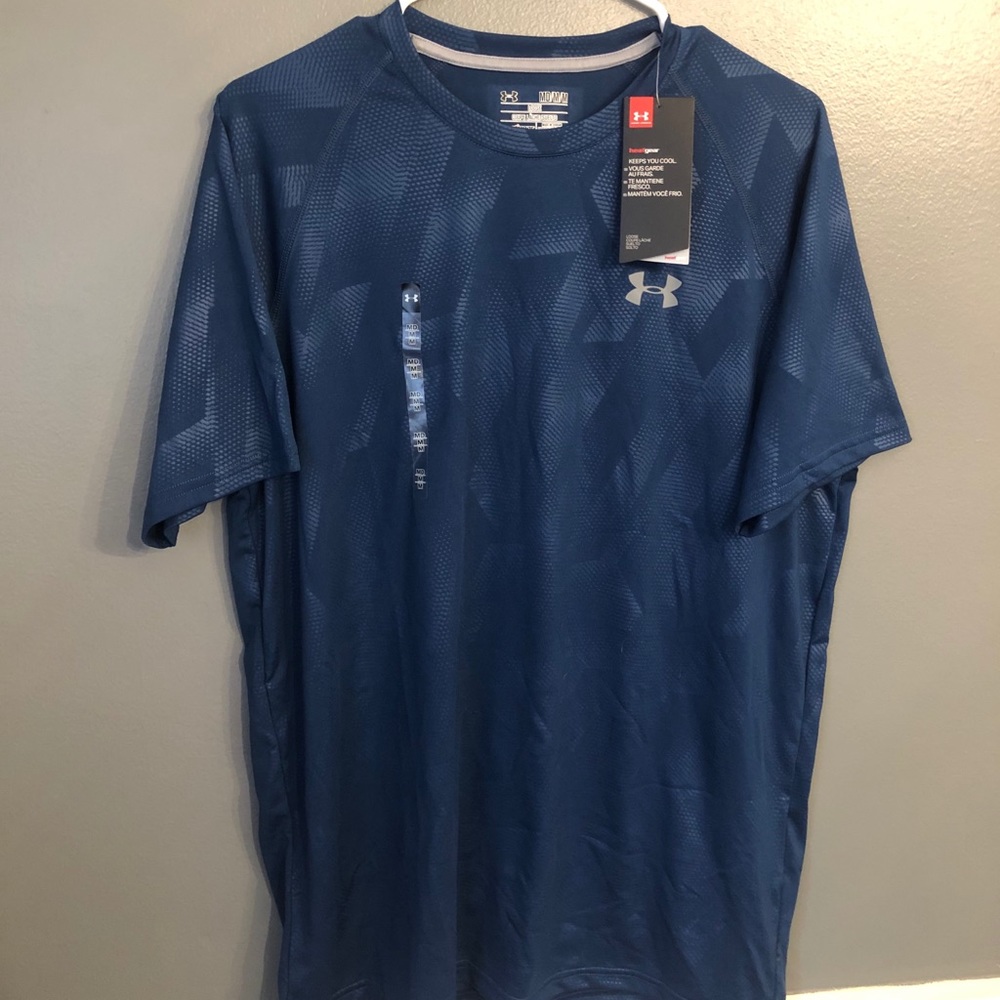 men’s under armour T-shirt